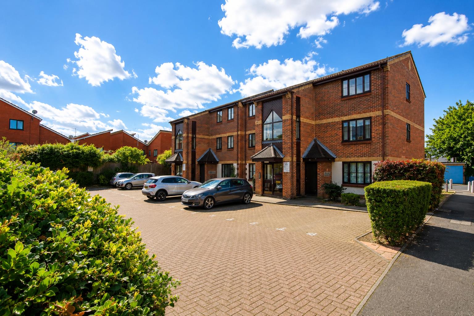 1 bed property in Summerhill Way, Mitcham